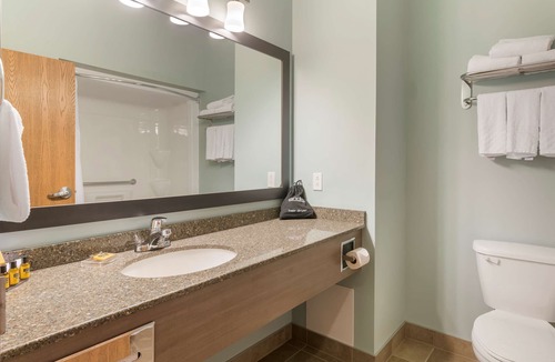 Liverpool Hotel | Best Western Plus Liverpool Hotel & Conference Centre