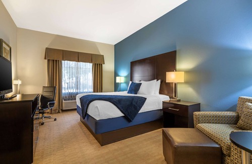 Lytle Hotel | Best Western Plus Lytle Inn & Suites