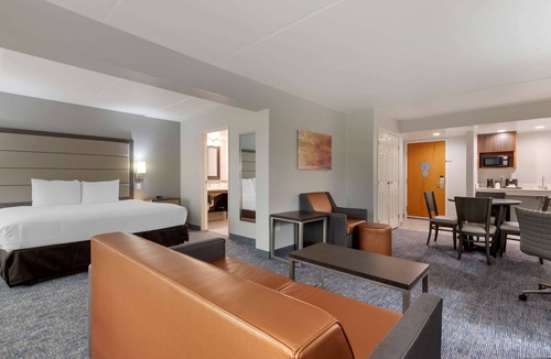 McAllen Hotel | Best Western Plus McAllen Airport Hotel