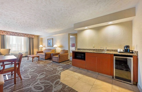 Kearney Hotel | Best Western Plus Mid Nebraska Inn & Suites