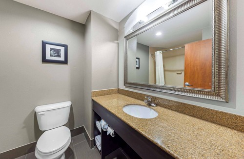 Midwest City Hotel | Best Western Plus Midwest City Inn & Suites
