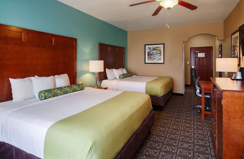 Monahans Hotel | Best Western Plus Monahans Inn & Suites