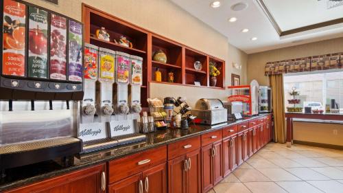 East Las Vegas Hotel | Best Western Plus Montezuma Inn and Suites