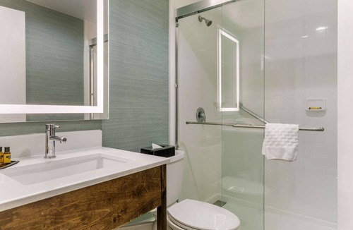 Woburn Hotel | Best Western Plus New Englander