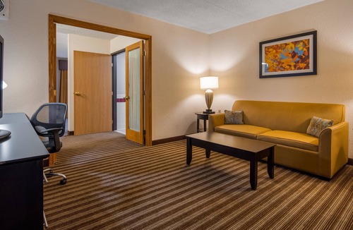 Bear Hotel | Best Western Plus Newark/Christiana Inn