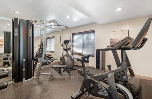 East Side Costa Mesa Hotel | Best Western Plus Newport Mesa Inn