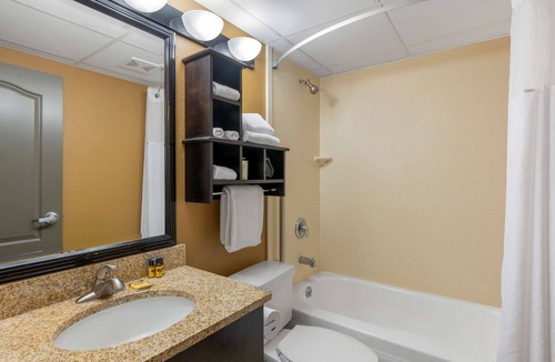 North Platte Hotel | Best Western Plus North Platte Inn & Suites