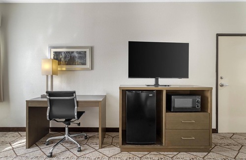 Houston Hotel | Best Western Plus North Houston Inn & Suites