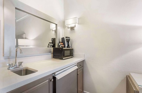 Novato Hotel | Best Western Plus Novato Oaks Inn