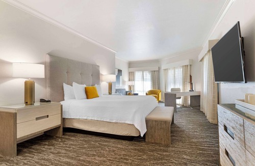 Novato Hotel | Best Western Plus Novato Oaks Inn