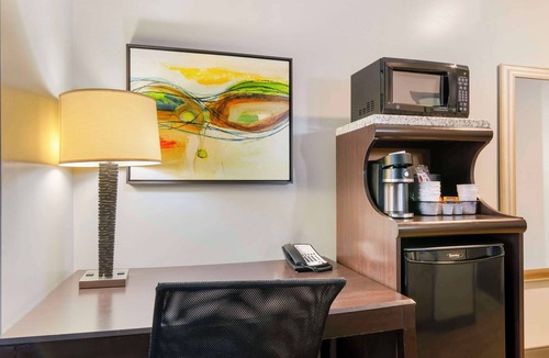 Olathe Hotel | Best Western Plus Olathe Hotel