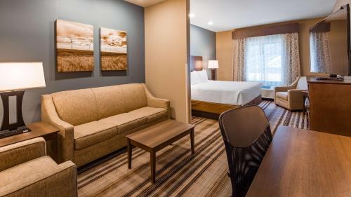 Fort Morgan Hotel | Best Western Plus Overland Inn