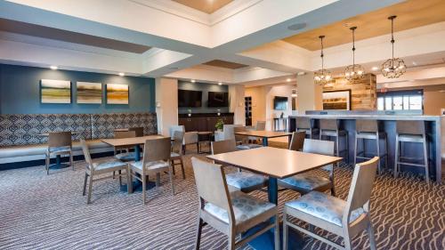 Fort Morgan Hotel | Best Western Plus Overland Inn