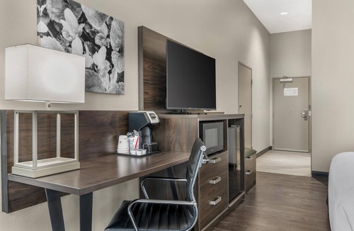 Olney Hotel | Best Western Plus Parkside Inn & Suites