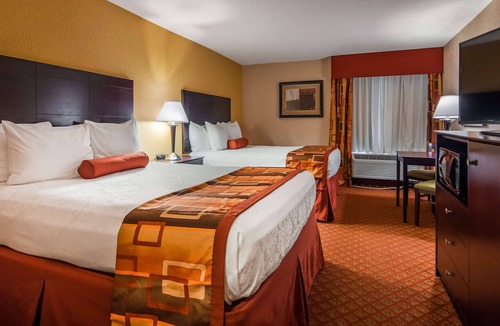 Alton Hotel | Best Western Plus Parkway Hotel