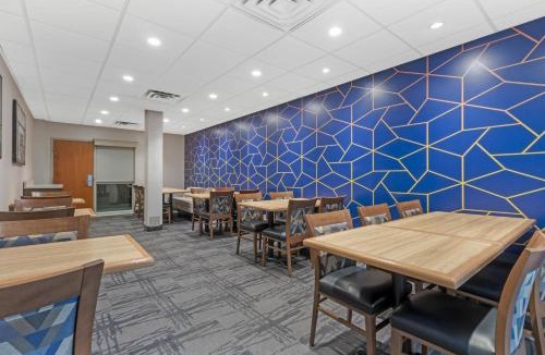 Fort Gary Hotel | Best Western Plus Pembina Inn & Suites