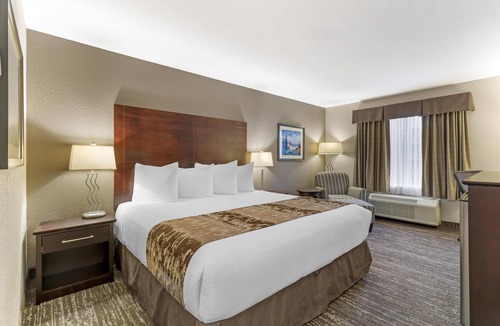 Fort Gary Hotel | Best Western Plus Pembina Inn & Suites