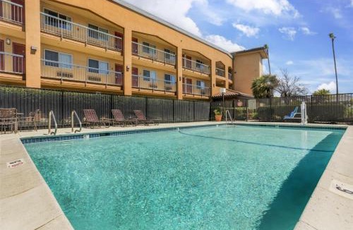 Pleasanton Hotel | Best Western Plus Pleasanton Inn