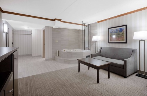 Calgary Hotel | Best Western Plus Port O'Call Hotel