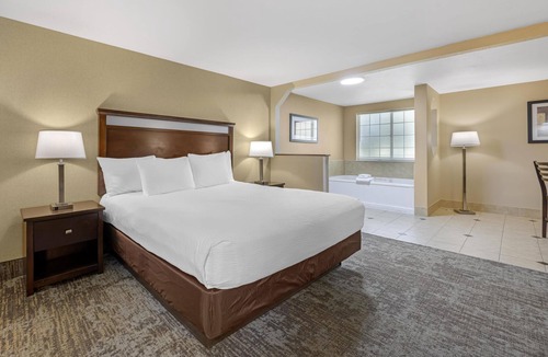 Albany Hotel | Best Western Plus Prairie Inn