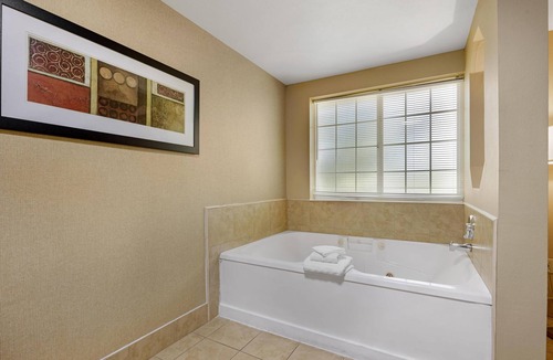 Albany Hotel | Best Western Plus Prairie Inn