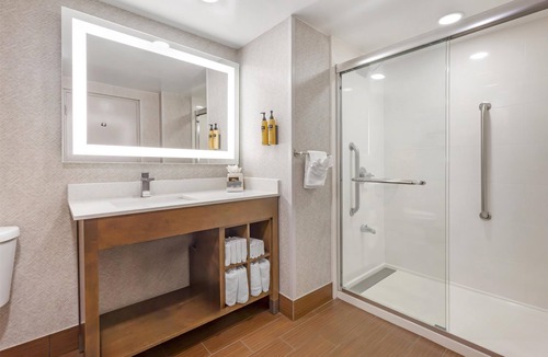 Northwest Raleigh Hotel | Best Western Plus Raleigh Crabtree Valley Hotel