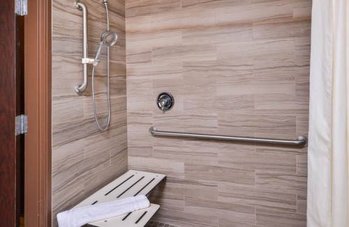 Redmond Hotel | Best Western Plus Rama Inn