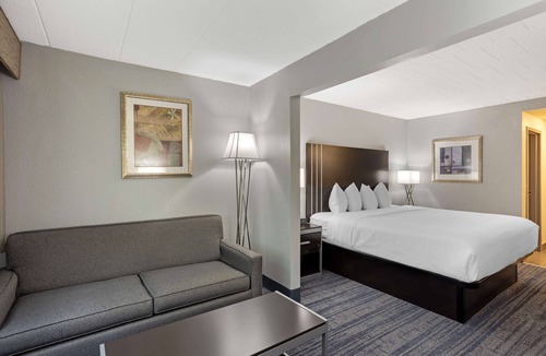 Shillington Hotel | Best Western Plus Reading Inn & Suites