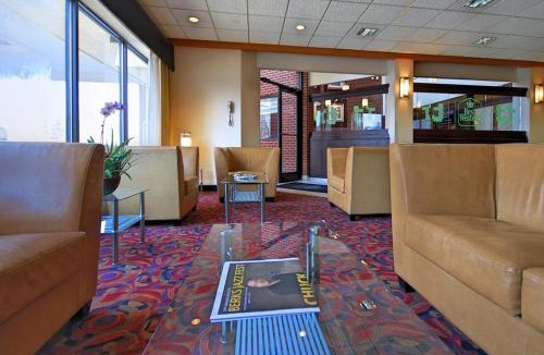 Shillington Hotel | Best Western Plus Reading Inn & Suites
