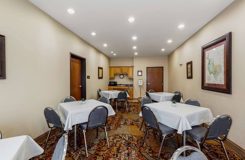 Clarendon Hotel | Best Western Plus Red River Inn