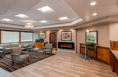 Citizen Involvement Committee Hotel | Best Western Plus Rivershore Hotel