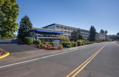 Citizen Involvement Committee Hotel | Best Western Plus Rivershore Hotel