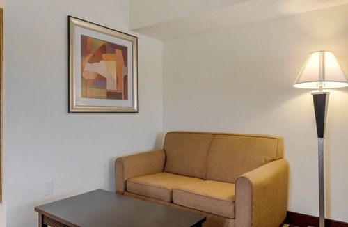 Rockwall Hotel | Best Western Plus Rockwall Inn & Suites