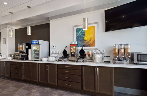 San Antonio Hotel | Best Western Plus Roland Inn & Suites