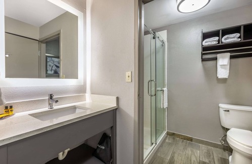 Valley Falls Hotel | Best Western Plus Spartanburg