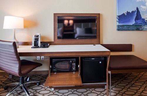 St. John's Hotel | Best Western Plus St. John's Airport Hotel and Suites