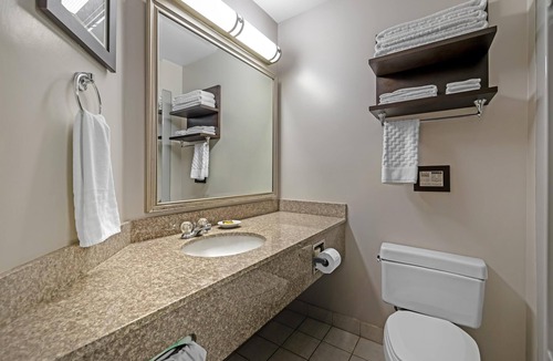 London Hotel | Best Western Plus Stoneridge Inn & Conference Centre