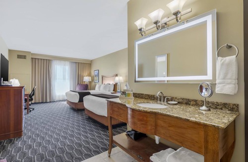 Pecos Hotel | Best Western Plus Swiss Chalet Hotel & Suites