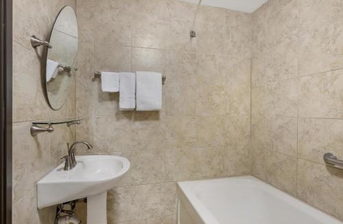 Pecos Hotel | Best Western Plus Swiss Chalet Hotel & Suites