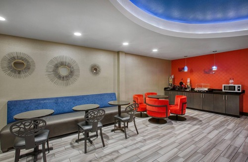 North by Northwest Hotel | Best Western Plus Tech Medical Center Inn
