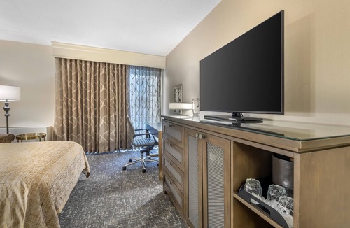 Downtown Minneapolis Hotel | Best Western Plus The Normandy Inn & Suites