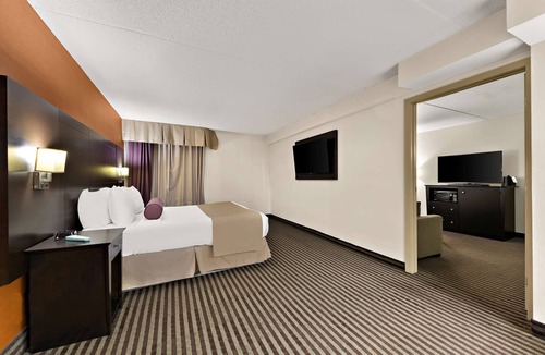 Black Creek Hotel | Best Western Plus Toronto North York Hotel & Suites