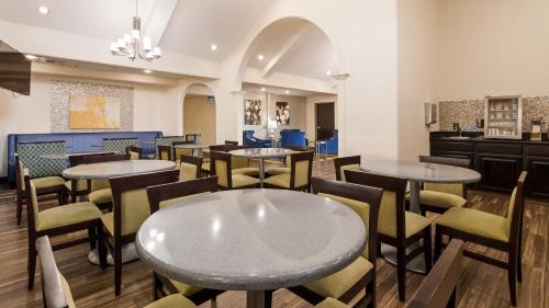 Tulsa Hotel | Best Western PLUS Tulsa Inn & Suites