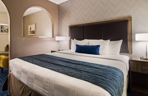 Tulsa Hotel | Best Western Plus Tulsa Inn & Suites