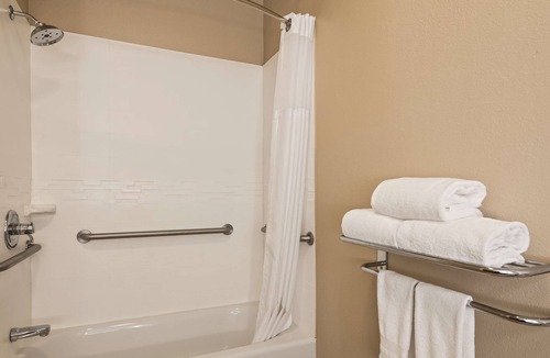 Tulsa Hotel | Best Western Plus Tulsa Inn & Suites