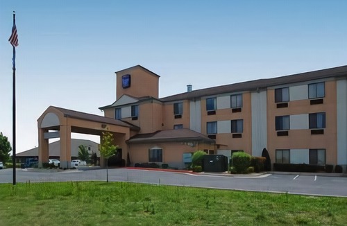 South Tulsa Hotel | Best Western Plus Tulsa Woodland Hills Hotel and Suites