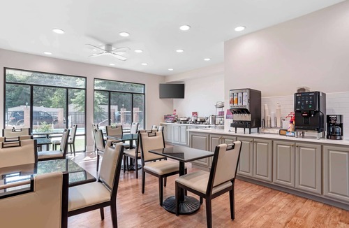 Demopolis Hotel | Best Western Plus Two Rivers Hotel & Suites