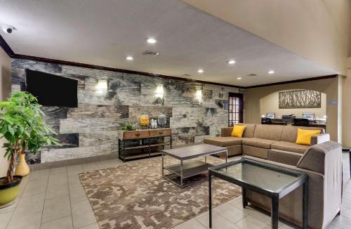 Wichita Falls Hotel | Best Western Plus University Inn & Suites