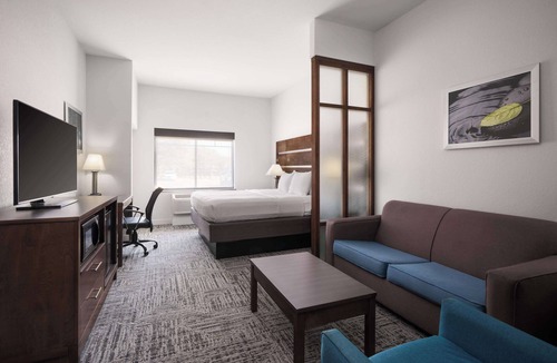 Wellborn Hotel | Best Western Plus College Station Inn & Suites