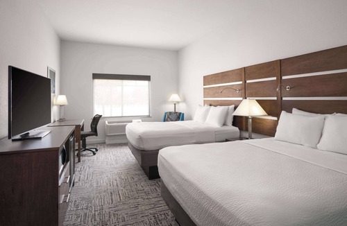 Wellborn Hotel | Best Western Plus College Station Inn & Suites